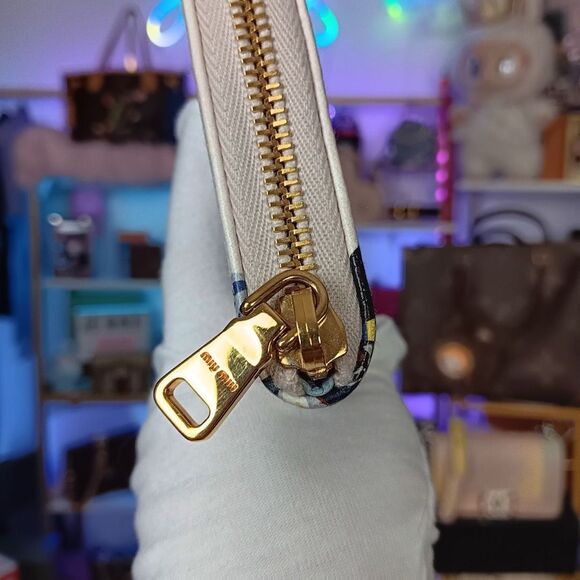 Miu Miu White & Blue Leather Limited Edition Black Cats Large Zip Wallet - Picture 4 of 11